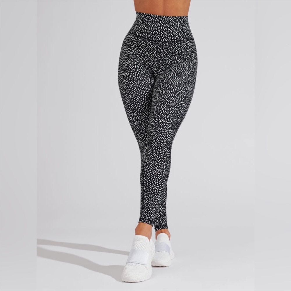 Buffbunny Legacy Leggings Nubre High Waist in Black Bossy Print Sz Medium